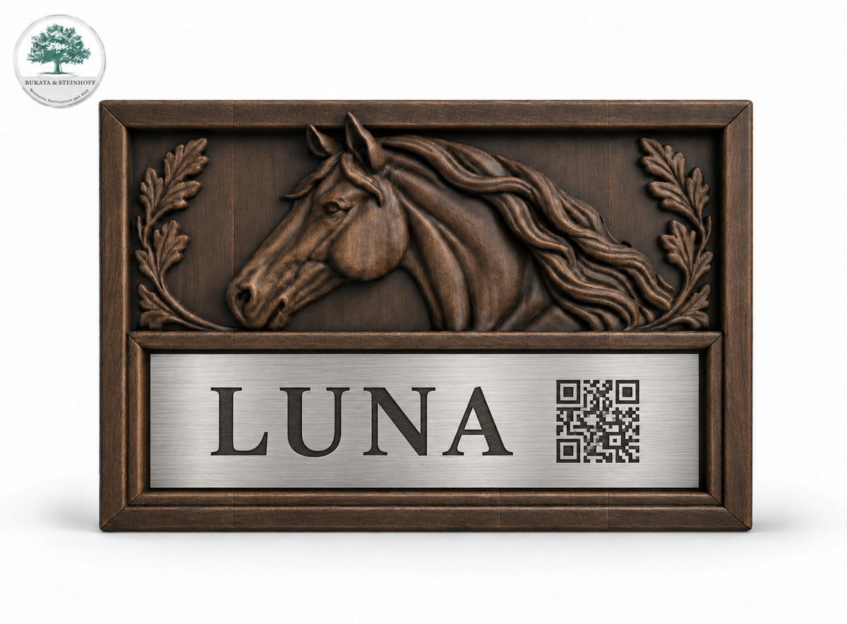 Personalisiertes Pferdestallschild aus Holz mit Pferdenamen №1